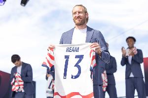 16载国脚生涯落幕！ESPN：后防球员蒂姆·里姆宣布从美国国家队退役