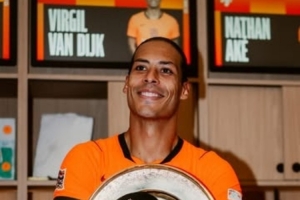 达成国家队百场里程碑！范戴克更衣室讲话：从来不敢梦想这一切